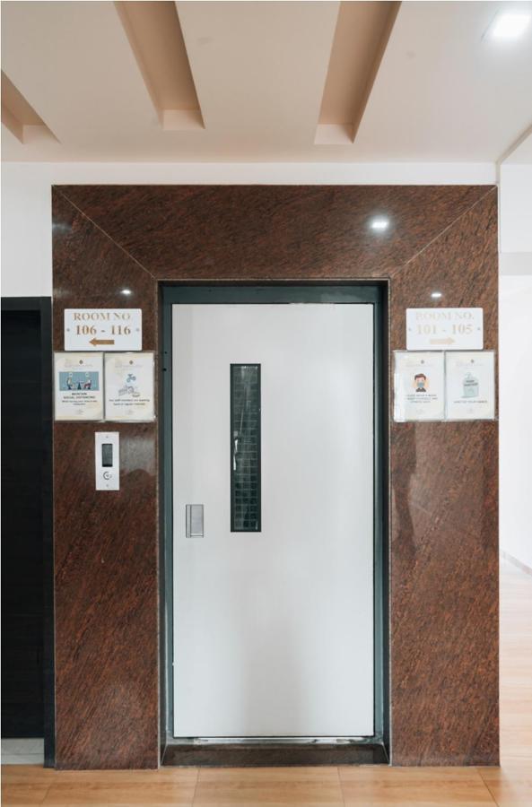 טרימבאק Hotel Krushna Inn מראה חיצוני תמונה