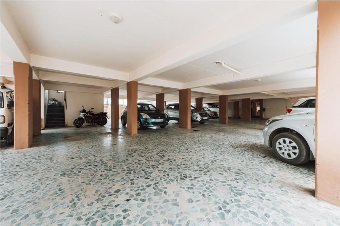 טרימבאק Hotel Krushna Inn מראה חיצוני תמונה