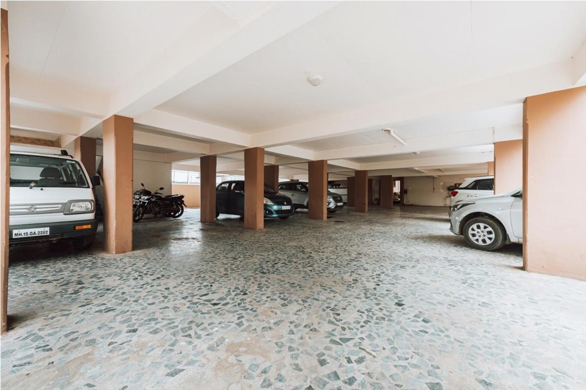 טרימבאק Hotel Krushna Inn מראה חיצוני תמונה