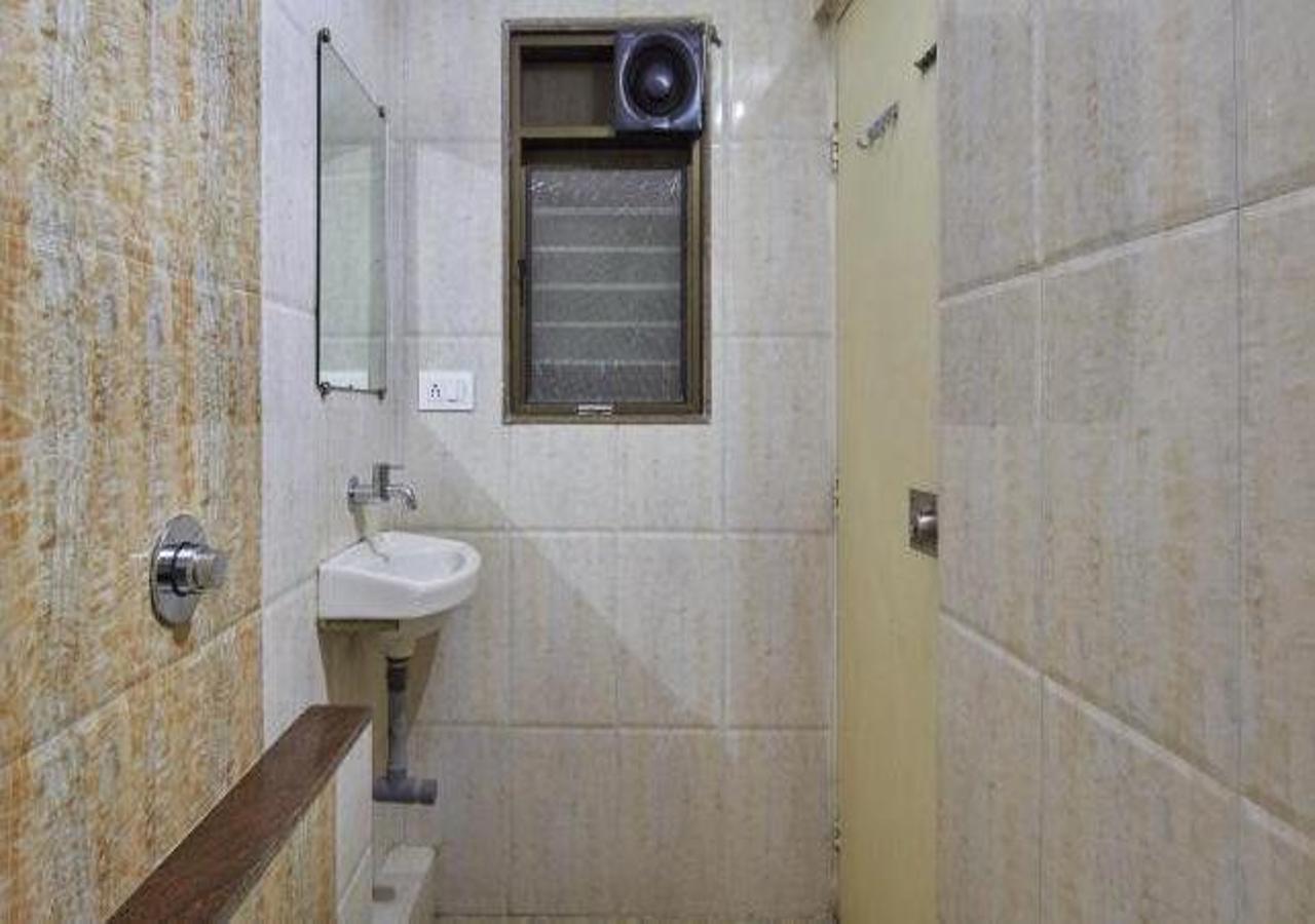 טרימבאק Hotel Krushna Inn מראה חיצוני תמונה